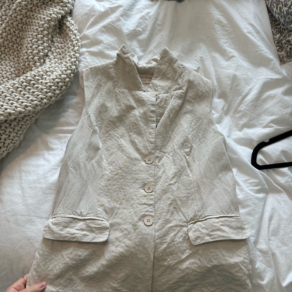 Beige Sleeveless Button-Up Vest